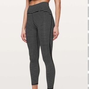 LuluLemon Black/White Striped Train Times Mesh 7/8’s Size 2